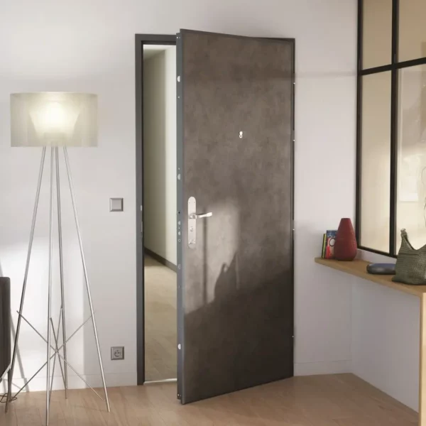 Installation de porte blindée à Bordeaux par un serrurier professionnel
