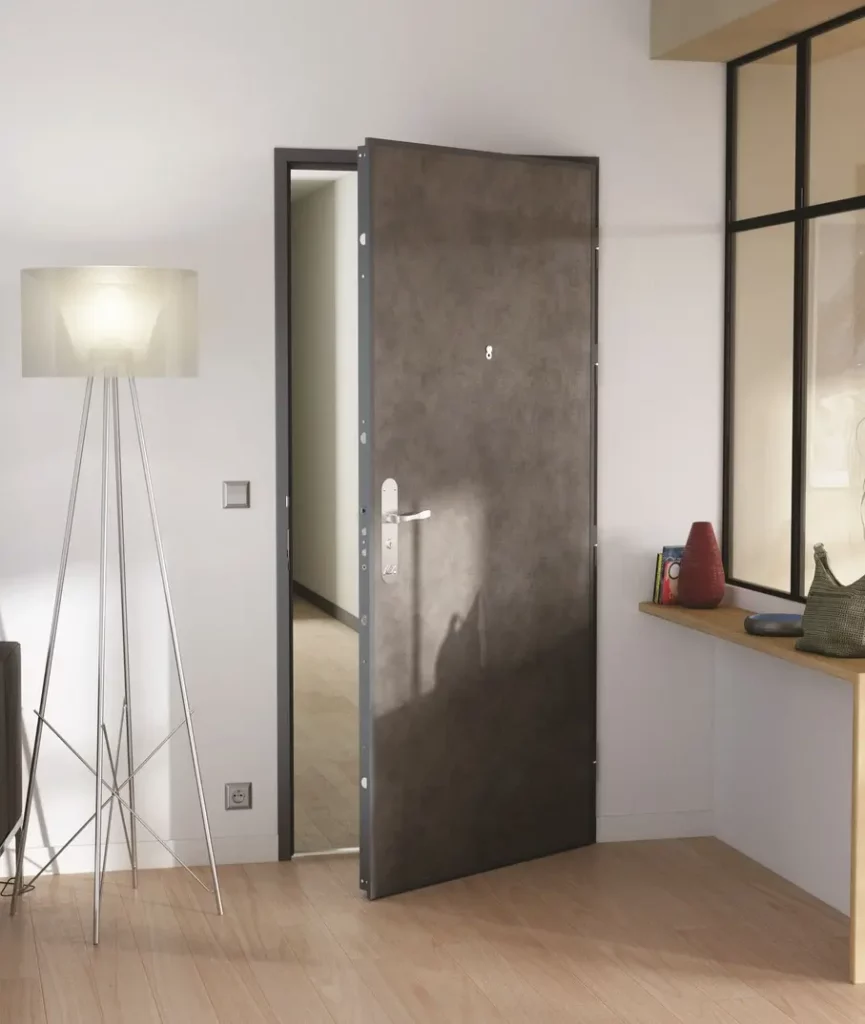Installation de porte blindée à Bordeaux par un serrurier professionnel